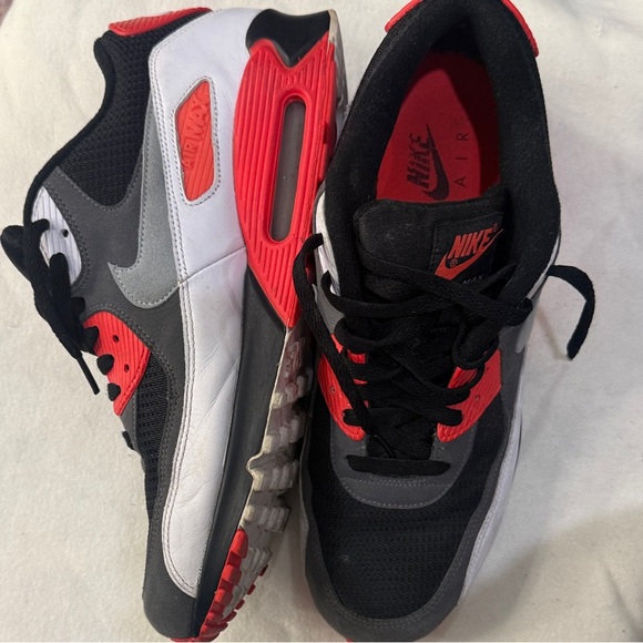 Nike Air Max Sneakers Black Red and Gray - Picture 8 of 8